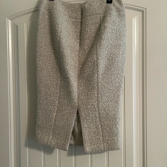 Donna Karan Boucle Textured Cashmere pencil skirt - Picture 5 of 6